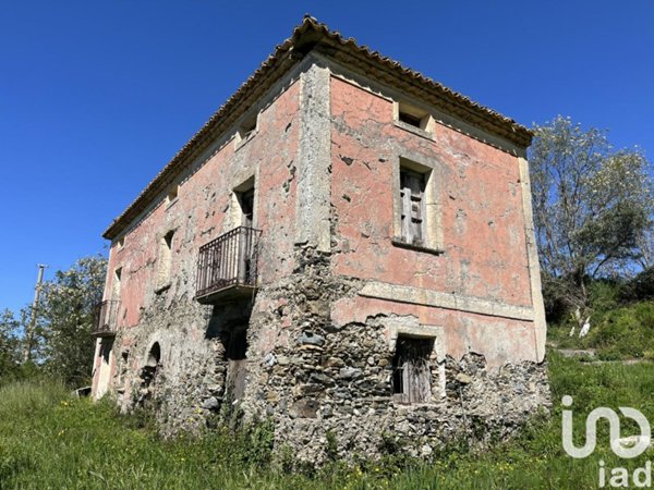 casa semindipendente in vendita a Longobardi