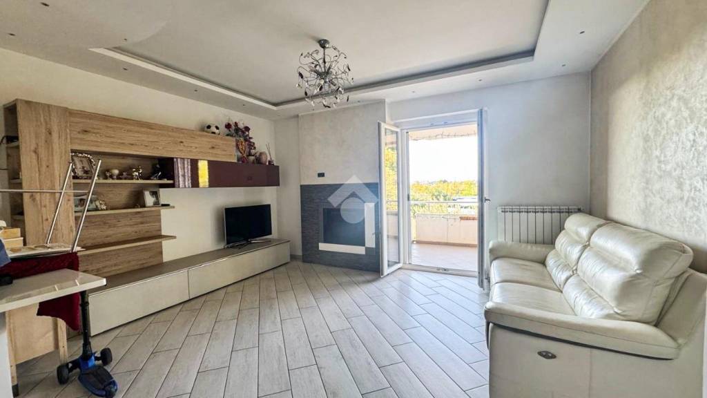 appartamento in vendita a Longobardi