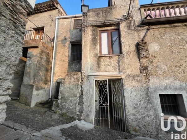 casa indipendente in vendita a Longobardi
