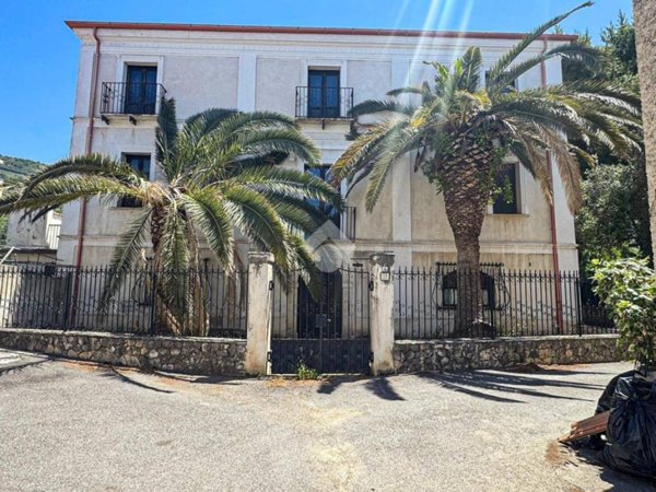 appartamento in vendita a Longobardi