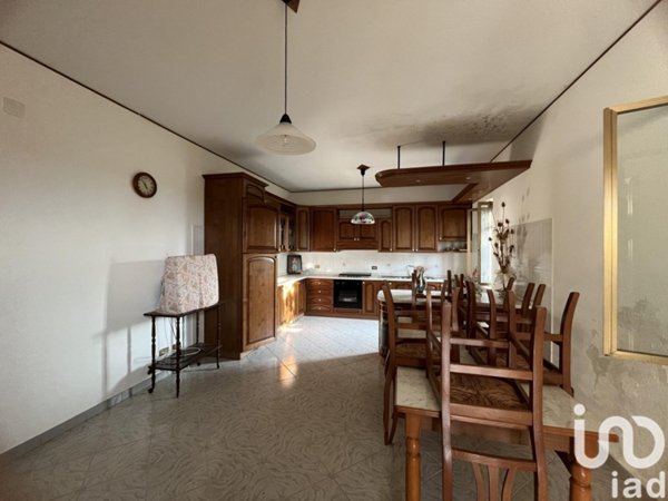 casa indipendente in vendita a Longobardi