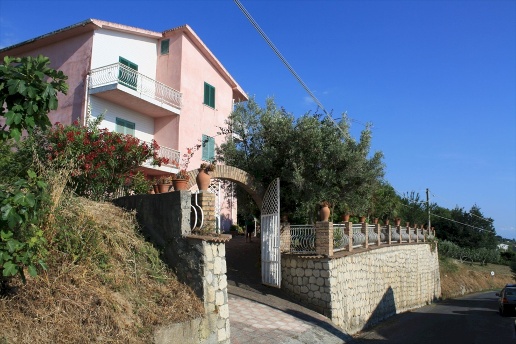 casa indipendente in vendita a Longobardi