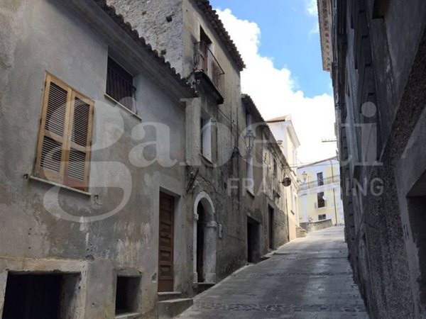 appartamento in vendita a Longobardi