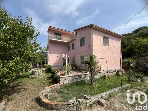 casa indipendente in vendita a Longobardi