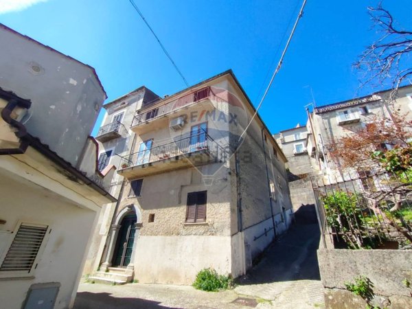 casa indipendente in vendita a Lungro
