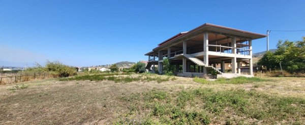 villa in vendita a Luzzi in zona Cavoni