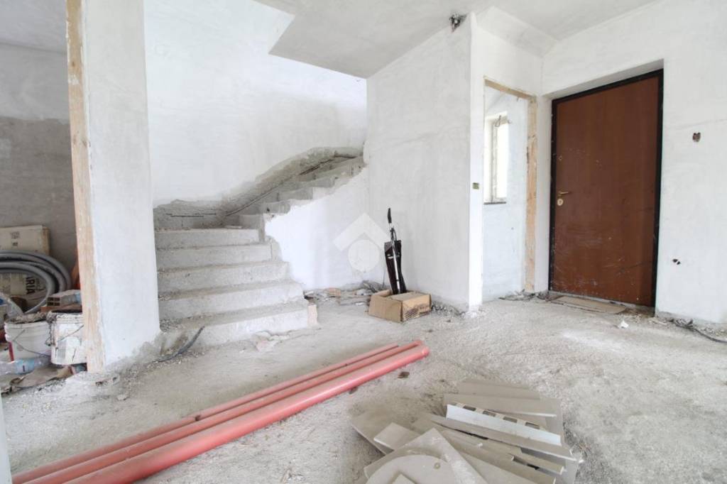 casa indipendente in vendita a Luzzi
