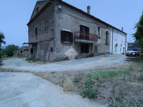 casa indipendente in vendita a Luzzi