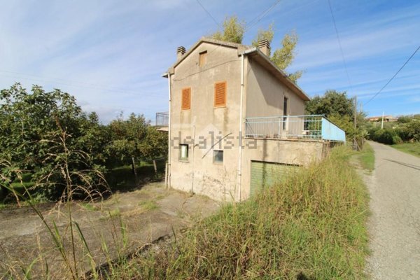 casa indipendente in vendita a Luzzi