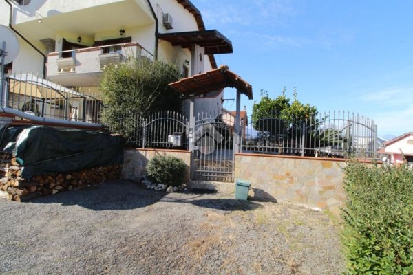casa indipendente in vendita a Luzzi