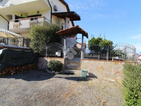 casa indipendente in vendita a Luzzi in zona Cavoni
