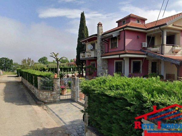 casa indipendente in vendita a Luzzi