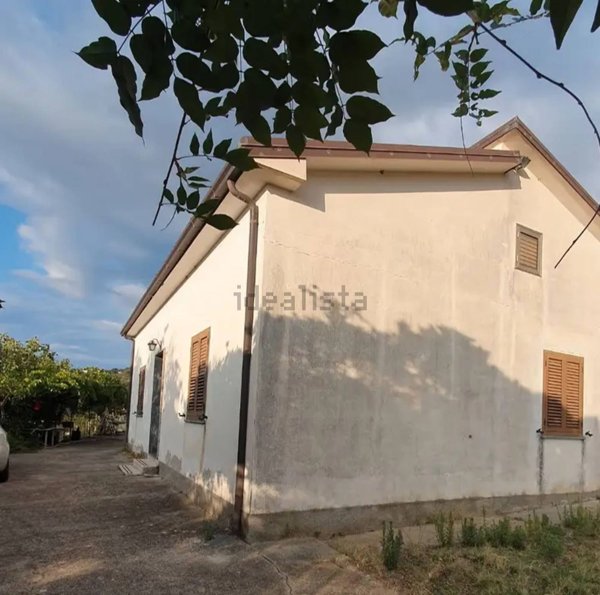 casa indipendente in vendita a Luzzi