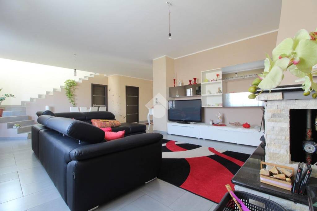 casa indipendente in vendita a Luzzi