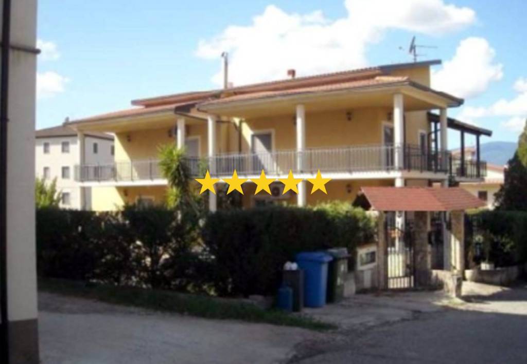 appartamento in vendita a Luzzi in zona Cavoni