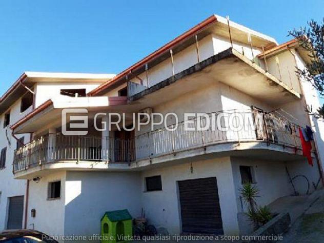 locale commerciale in vendita a Luzzi