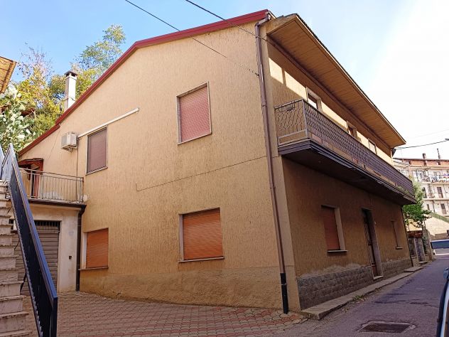 casa indipendente in vendita a Luzzi