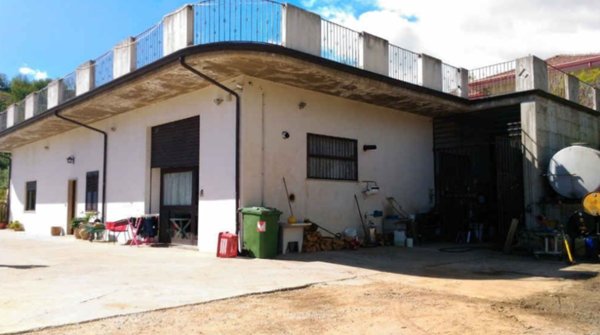 casa indipendente in vendita a Luzzi