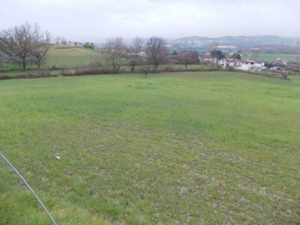 terreno edificabile in vendita a Luzzi