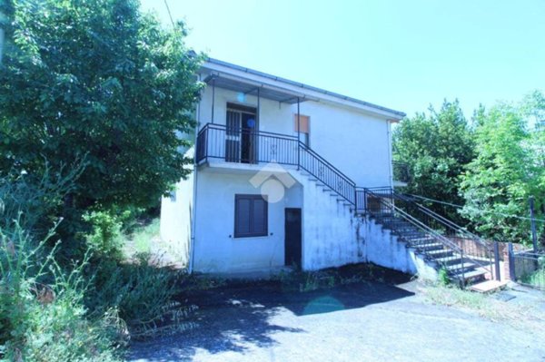 casa indipendente in vendita a Luzzi
