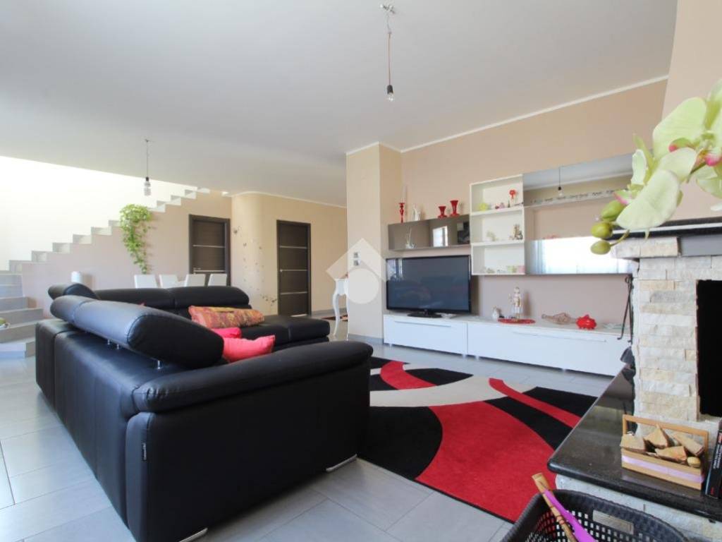 casa indipendente in vendita a Luzzi
