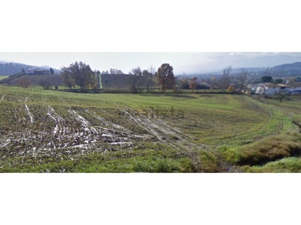 terreno edificabile in vendita a Luzzi