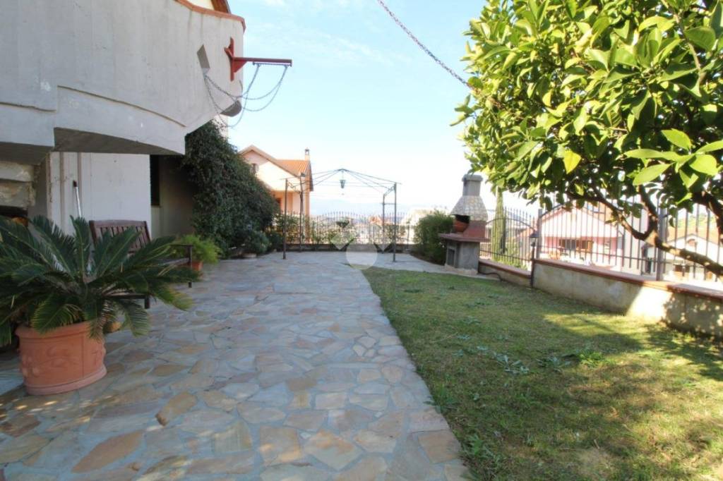 casa indipendente in vendita a Luzzi