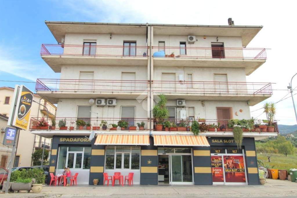 appartamento in vendita a Luzzi in zona Cavoni