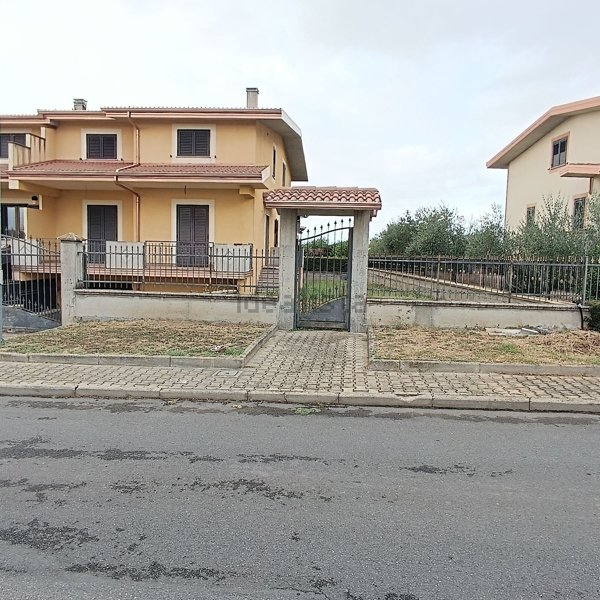 casa indipendente in vendita a Luzzi
