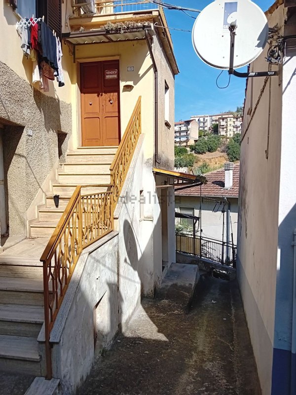 casa indipendente in vendita a Luzzi