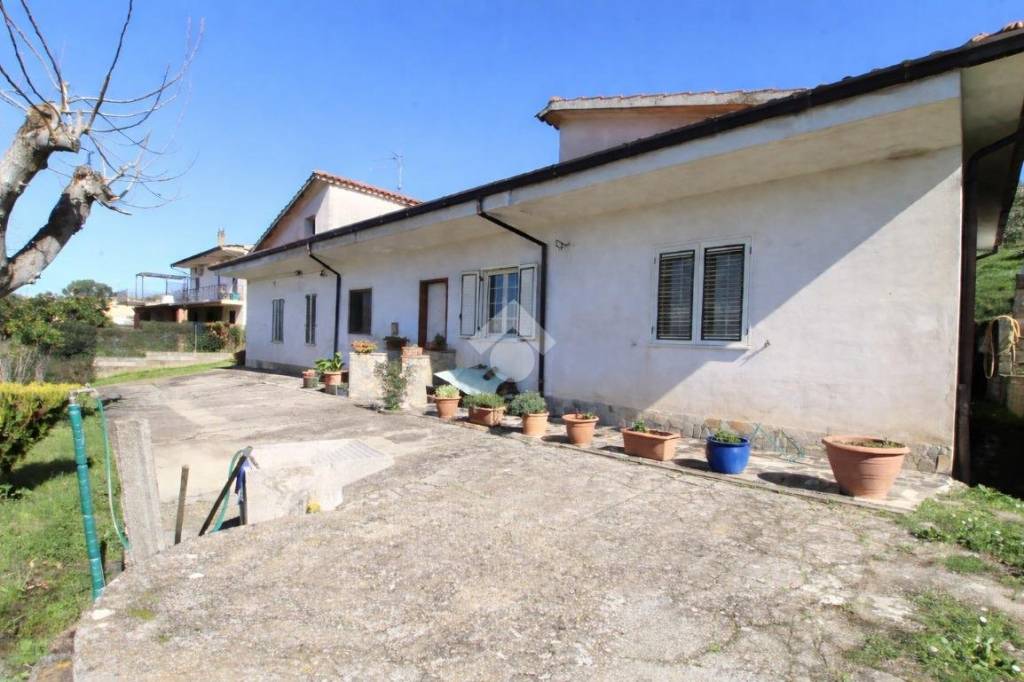 casa indipendente in vendita a Luzzi