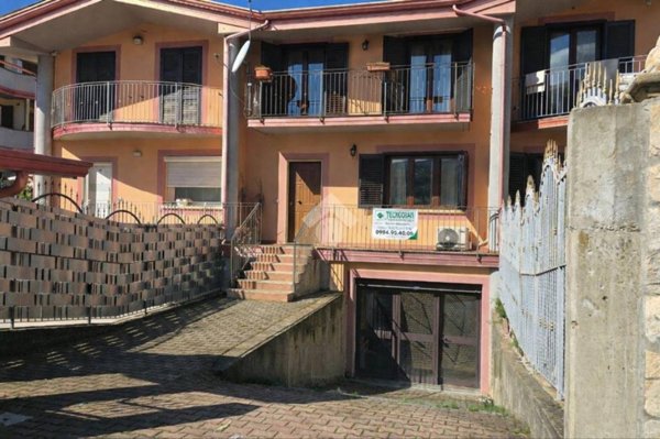 casa indipendente in vendita a Luzzi in zona Cavoni