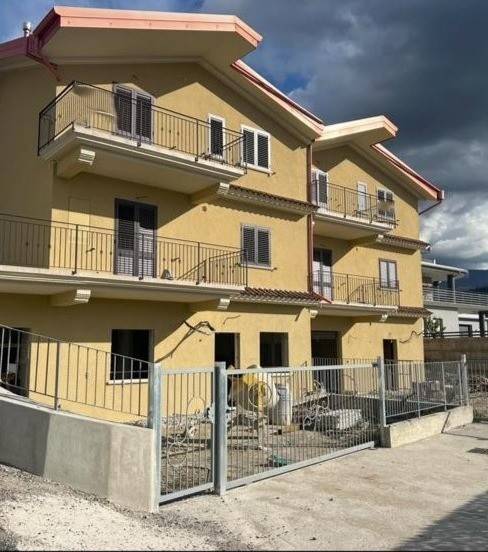 casa indipendente in vendita a Luzzi