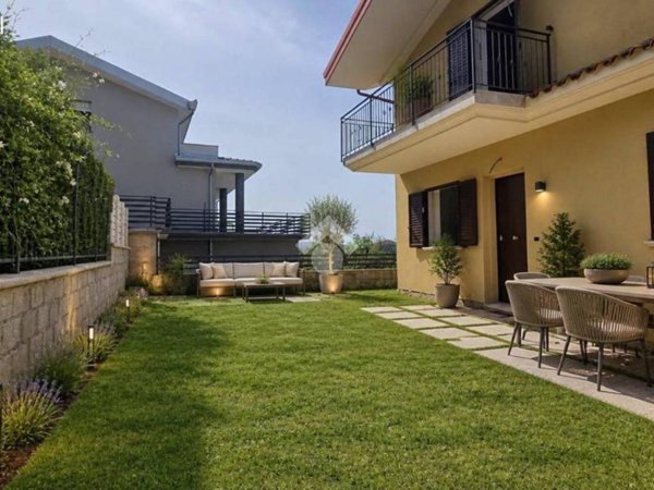 casa indipendente in vendita a Luzzi