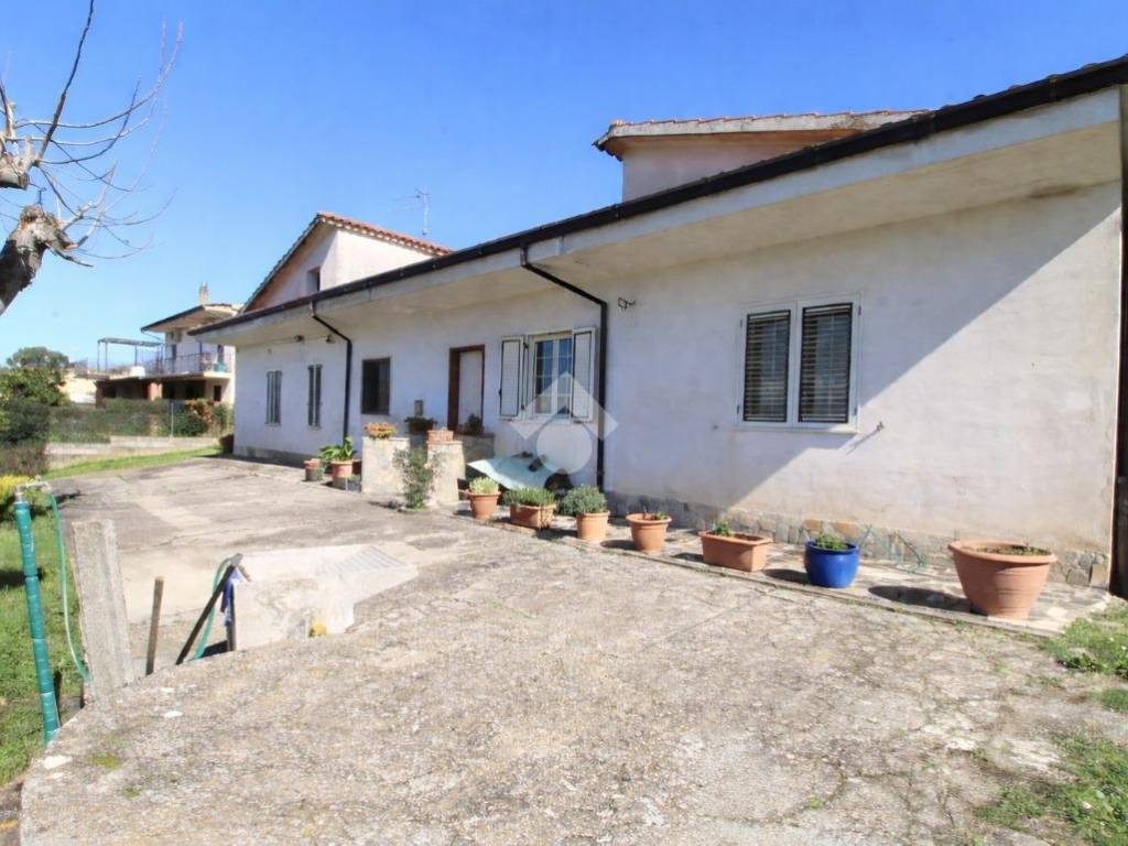 casa indipendente in vendita a Luzzi