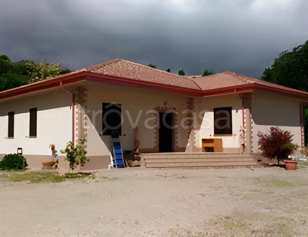 ufficio in vendita a Luzzi in zona Cavoni