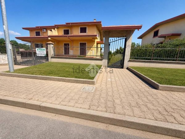 casa indipendente in vendita a Luzzi in zona Petrine
