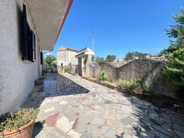 casa indipendente in vendita a Luzzi in zona Serra Civita