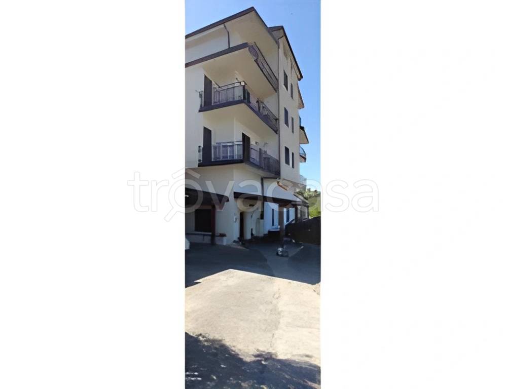 appartamento in vendita a Luzzi in zona Cavoni