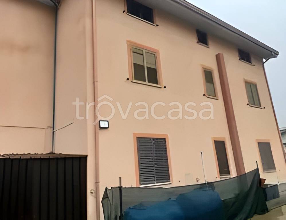 casa indipendente in vendita a Luzzi in zona Cavoni