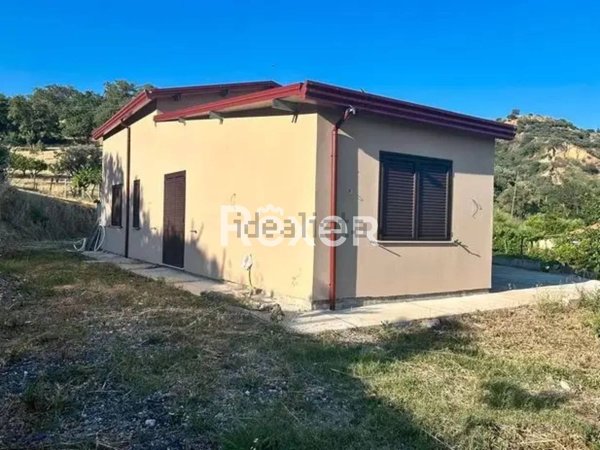 casa indipendente in vendita a Luzzi in zona Cavoni