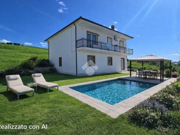 casa indipendente in vendita a Luzzi in zona Cavoni
