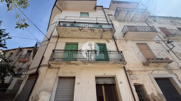 casa indipendente in vendita a Luzzi