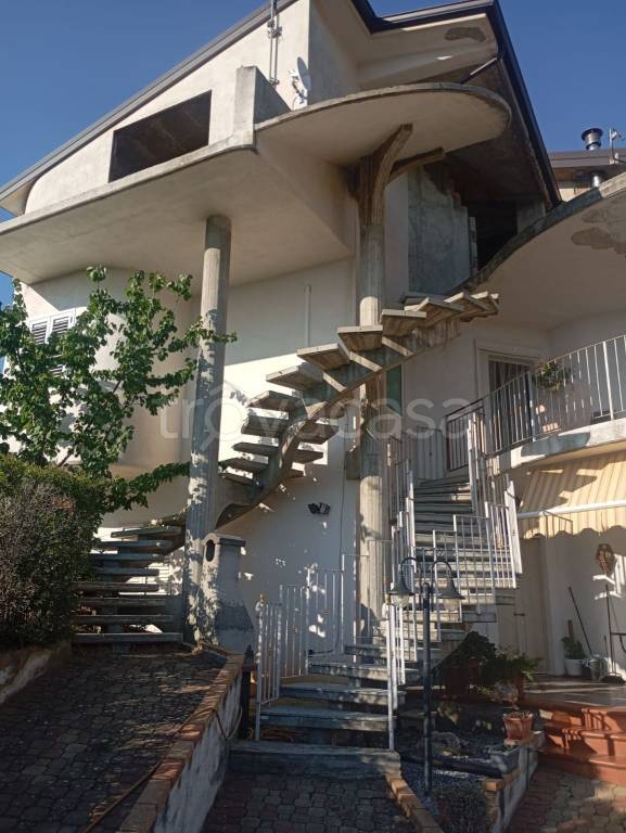 appartamento in vendita a Luzzi in zona Cavoni