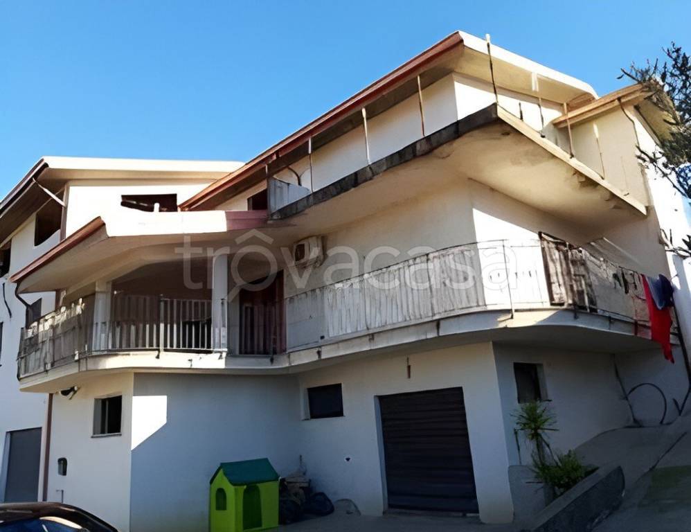 casa indipendente in vendita a Luzzi in zona Cavoni