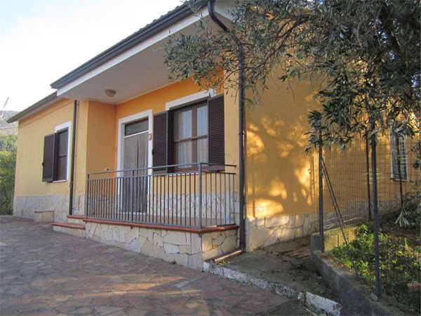 casa indipendente in vendita a Maierà