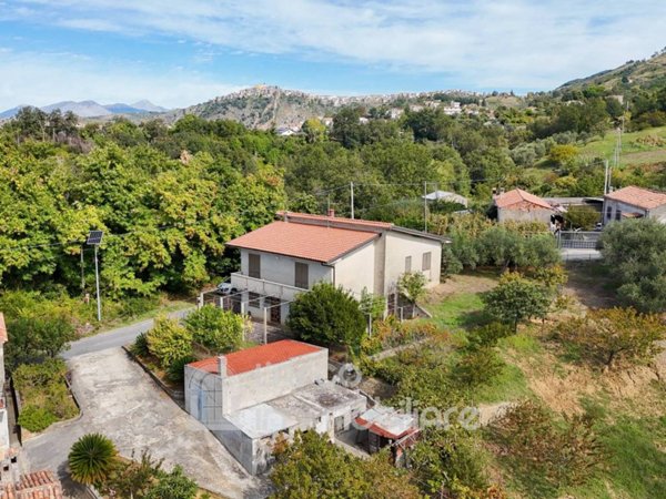 casa indipendente in vendita a Maierà