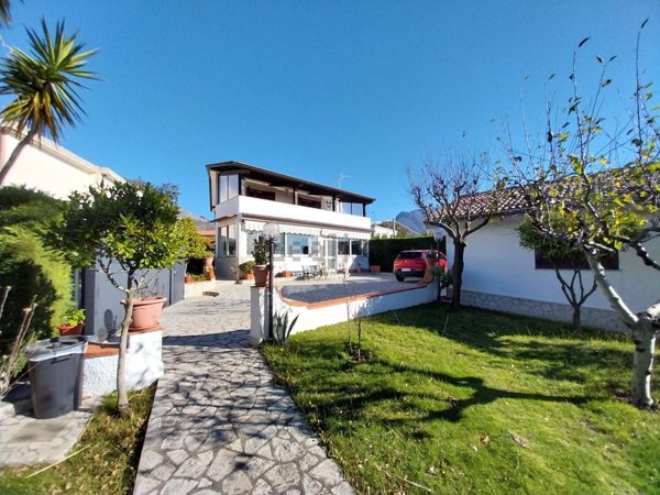 casa indipendente in vendita a Maierà