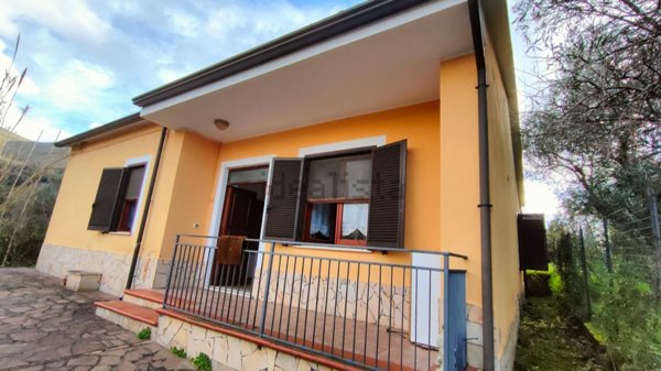 casa indipendente in vendita a Maierà