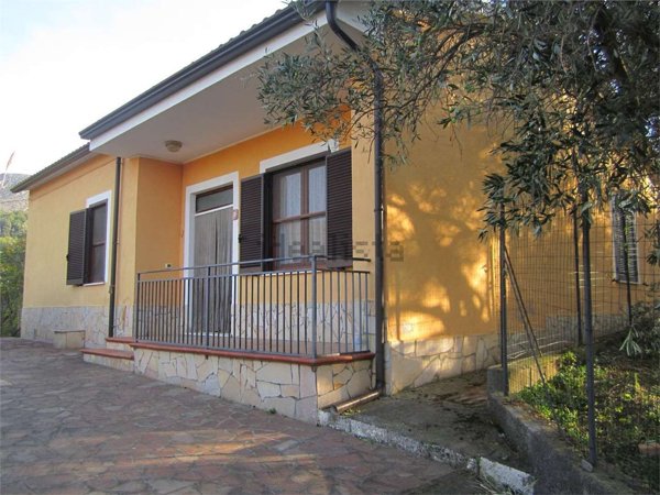 casa indipendente in vendita a Maierà